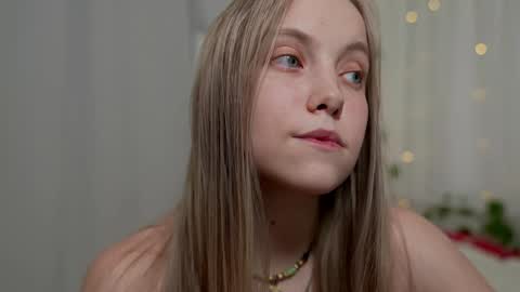  REYNA  my friend   online show from February 7, 2025, 8:42 pm
