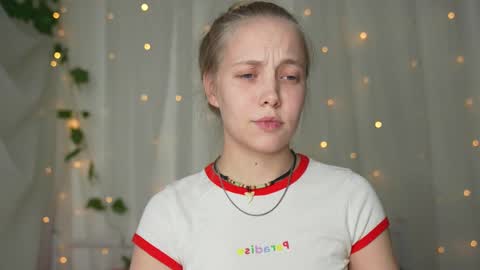  REYNA  my friend   online show from February 14, 2025, 2:44 pm