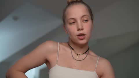  REYNA  my friend   online show from February 15, 2025, 11:50 am