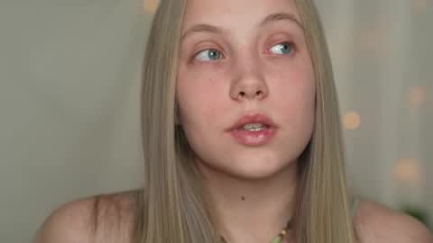  REYNA  my friend   online show from February 27, 2025, 3:05 pm