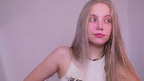  REYNA  my friend   online show from March 6, 2025, 3:35 pm