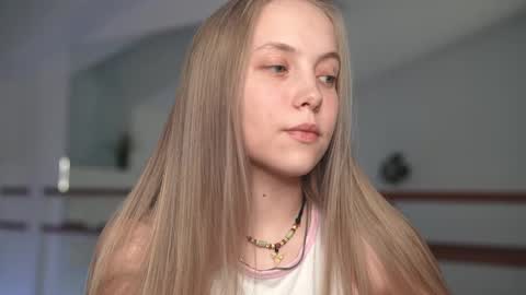  REYNA  my friend   online show from March 11, 2025, 3:02 pm