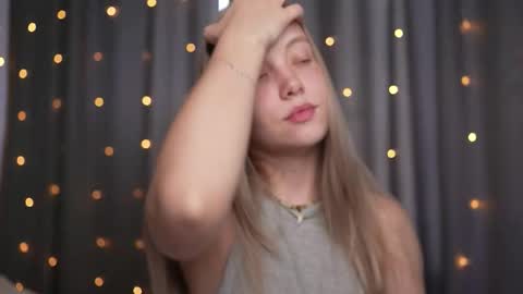 Snapshot of appr0ved chatting on September 28, 2025, 9:14 am  REYNA  my friend   online show from September 28, 2025, 9:14 am