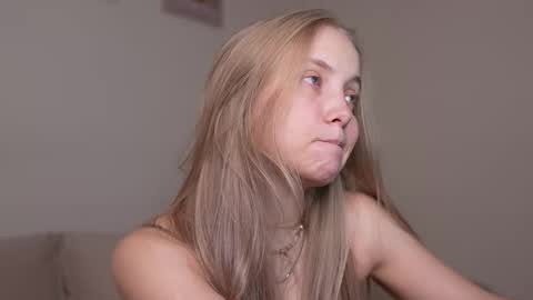 Snapshot of appr0ved chatting on October 14, 2025, 3:46 pm  REYNA  my friend   online show from October 14, 2025, 3:46 pm