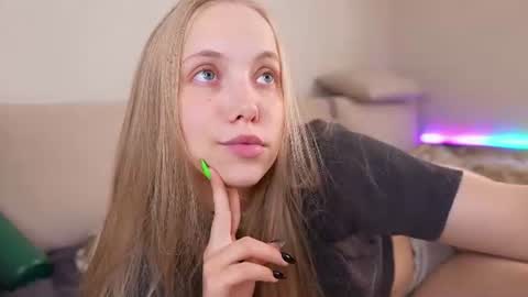  REYNA  my friend   online show from June 21, 2026, 3:25 pm