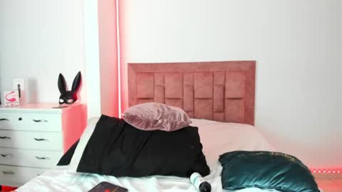 april collinsxx online show from May 15, 2026, 11:12 pm