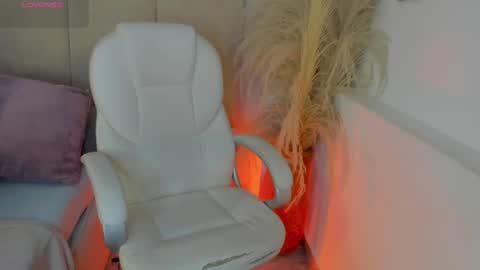Snapshot of april_ebony18_ chatting on May 28, 2026, 10:34 am April online show from May 28, 2026, 10:34 am