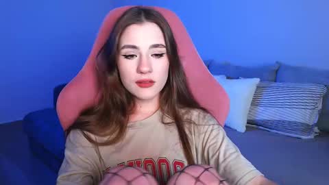 Snapshot of april_felicity chatting on February 18, 2025, 6:58 pm April online show from February 18, 2025, 6:58 pm