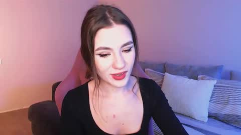 Snapshot of april_felicity chatting on March 4, 2025, 11:43 pm April online show from March 4, 2025, 11:43 pm