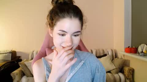 Snapshot of april_felicity chatting on September 15, 2025, 7:58 pm April online show from September 15, 2025, 7:58 pm