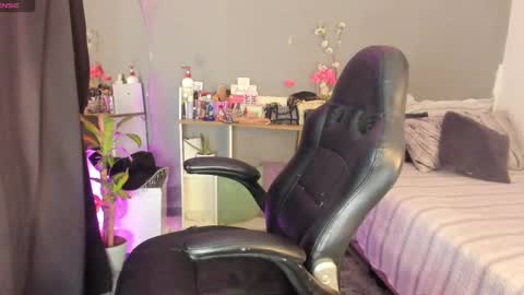 Scarlett Independent Model  online show from February 21, 2025, 10:26 pm
