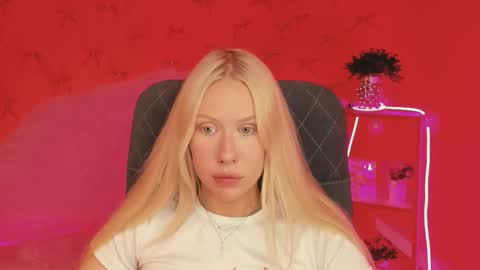 AprilChambers online show from February 8, 2026, 9:34 am