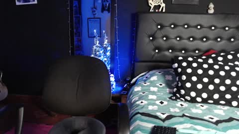 Snapshot of aprildol chatting on January 3, 2025, 2:32 am lucy online show from January 3, 2025, 2:32 am