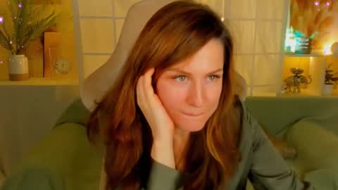 aprill_o_nill online show from December 17, 2024, 4:32 pm