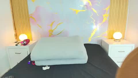 aprillross online show from February 10, 2026, 11:58 am