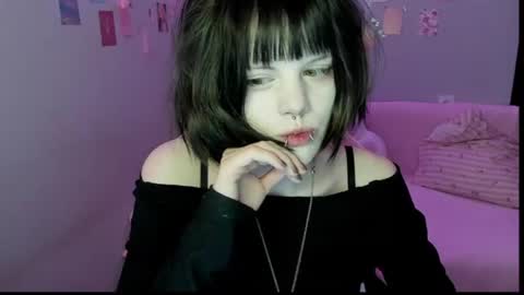 Snapshot of aprilspark chatting on July 26, 2026, 8:38 pm Alice D online show from July 26, 2026, 8:38 pm