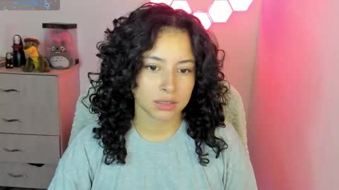 aqua emilly online show from November 4, 2025, 11:15 pm