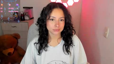 aqua emilly online show from February 5, 2026, 10:58 pm