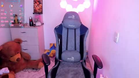 Snapshot of aqua_emilly chatting on March 20, 2026, 10:14 pm aqua emilly online show from March 20, 2026, 10:14 pm