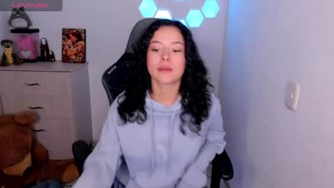 aqua emilly online show from May 10, 2026, 10:59 pm