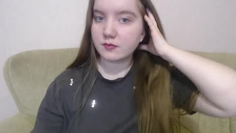 Josefin online show from November 14, 2025, 3:38 am