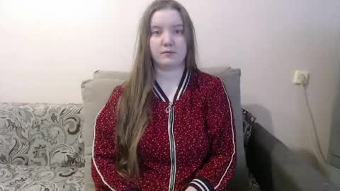 Josefin online show from May 6, 2026, 4:19 am