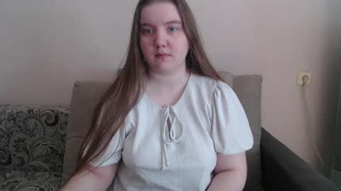 Josefin online show from May 8, 2026, 3:34 am