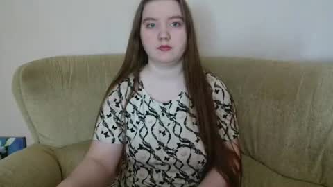 Josefin online show from June 19, 2026, 1:32 am