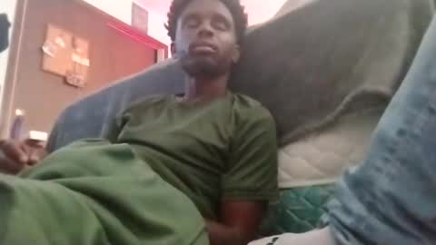 aquarius_prince8 online show from October 4, 2025, 6:55 am