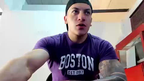 Snapshot of aquiles_51 chatting on September 25, 2025, 8:12 pm Jonathan online show from September 25, 2025, 8:12 pm