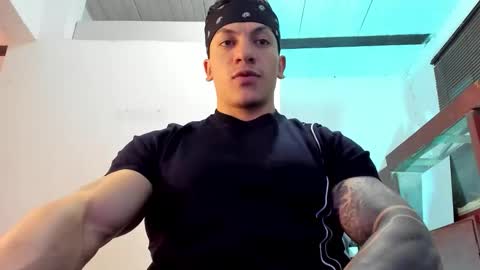 Snapshot of aquiles_51 chatting on September 27, 2025, 8:14 pm Jonathan online show from September 27, 2025, 8:14 pm