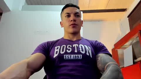 Snapshot of aquiles_51 chatting on October 14, 2025, 8:20 pm Jonathan online show from October 14, 2025, 8:20 pm