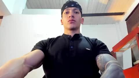 Snapshot of aquiles_51 chatting on October 29, 2025, 7:26 pm Jonathan online show from October 29, 2025, 7:26 pm