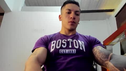 Snapshot of aquiles_51 chatting on November 1, 2025, 7:49 pm Jonathan online show from November 1, 2025, 7:49 pm