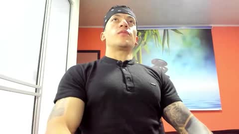 Snapshot of aquiles_51 chatting on February 11, 2026, 8:47 pm Jonathan online show from February 11, 2026, 8:47 pm