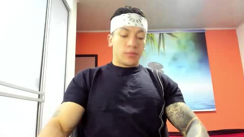 Snapshot of aquiles_51 chatting on February 15, 2026, 12:14 pm Jonathan online show from February 15, 2026, 12:14 pm