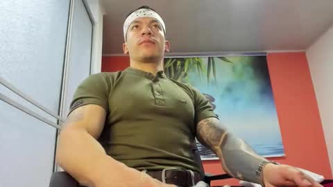 Snapshot of aquiles_51 chatting on March 7, 2026, 12:02 pm Jonathan online show from March 7, 2026, 12:02 pm