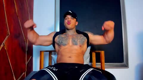 Snapshot of aquiles_elpapi chatting on November 1, 2025, 2:24 am AquilesElpapi online show from November 1, 2025, 2:24 am