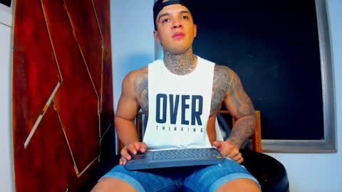 Snapshot of aquiles_elpapi chatting on November 6, 2025, 11:59 pm AquilesElpapi online show from November 6, 2025, 11:59 pm