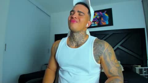 Snapshot of aquiles_elpapi chatting on November 13, 2025, 1:04 am AquilesElpapi online show from November 13, 2025, 1:04 am