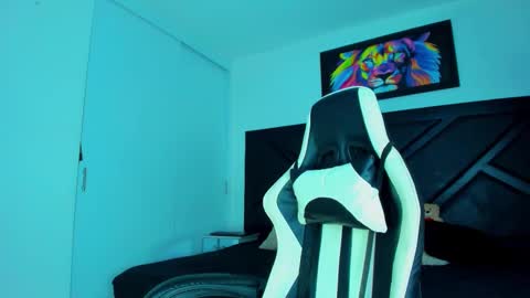 Snapshot of aquiles_elpapi chatting on November 14, 2025, 9:35 pm AquilesElpapi online show from November 14, 2025, 9:35 pm