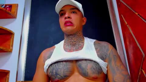 Snapshot of aquiles_elpapi chatting on February 18, 2026, 12:12 pm AquilesElpapi online show from February 18, 2026, 12:12 pm