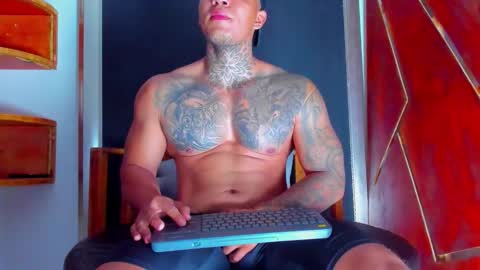 Snapshot of aquiles_elpapi chatting on March 20, 2026, 10:36 pm AquilesElpapi online show from March 20, 2026, 10:36 pm