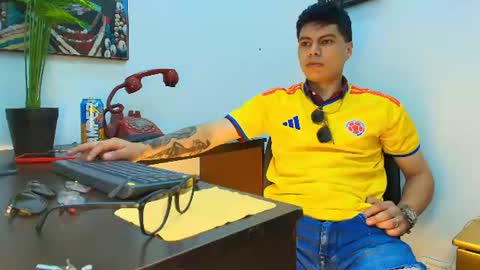 aquilestaylor online show from July 7, 2026, 12:42 pm