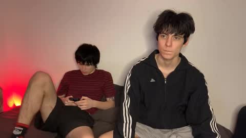 Snapshot of ar1zze chatting on January 7, 2026, 9:39 pm zik and kris online show from January 7, 2026, 9:39 pm