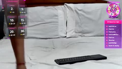 Arab Catwoman online show from November 11, 2025, 6:13 am