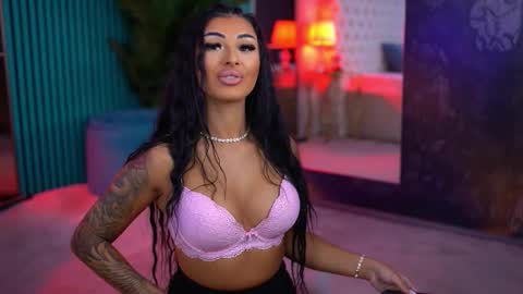 arabellaposh online show from October 11, 2025, 5:50 am