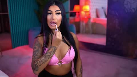 arabellaposh online show from October 13, 2025, 5:07 am