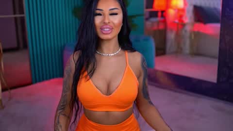 arabellaposh online show from January 18, 2026, 5:44 am