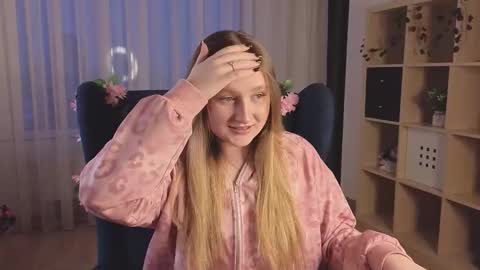 Valentina online show from December 14, 2025, 4:18 am